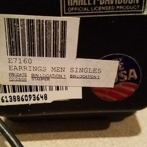 Harley Davidson Men's single gold earring..